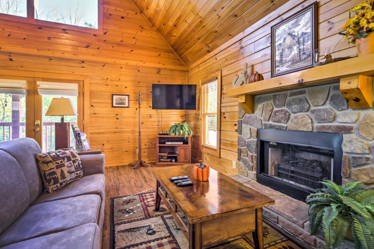 Retreat Private Hot Tub And Views! Holiday home