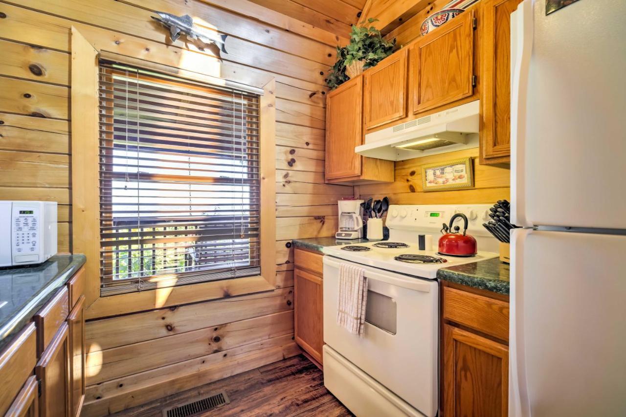 Retreat Private Hot Tub And Views!