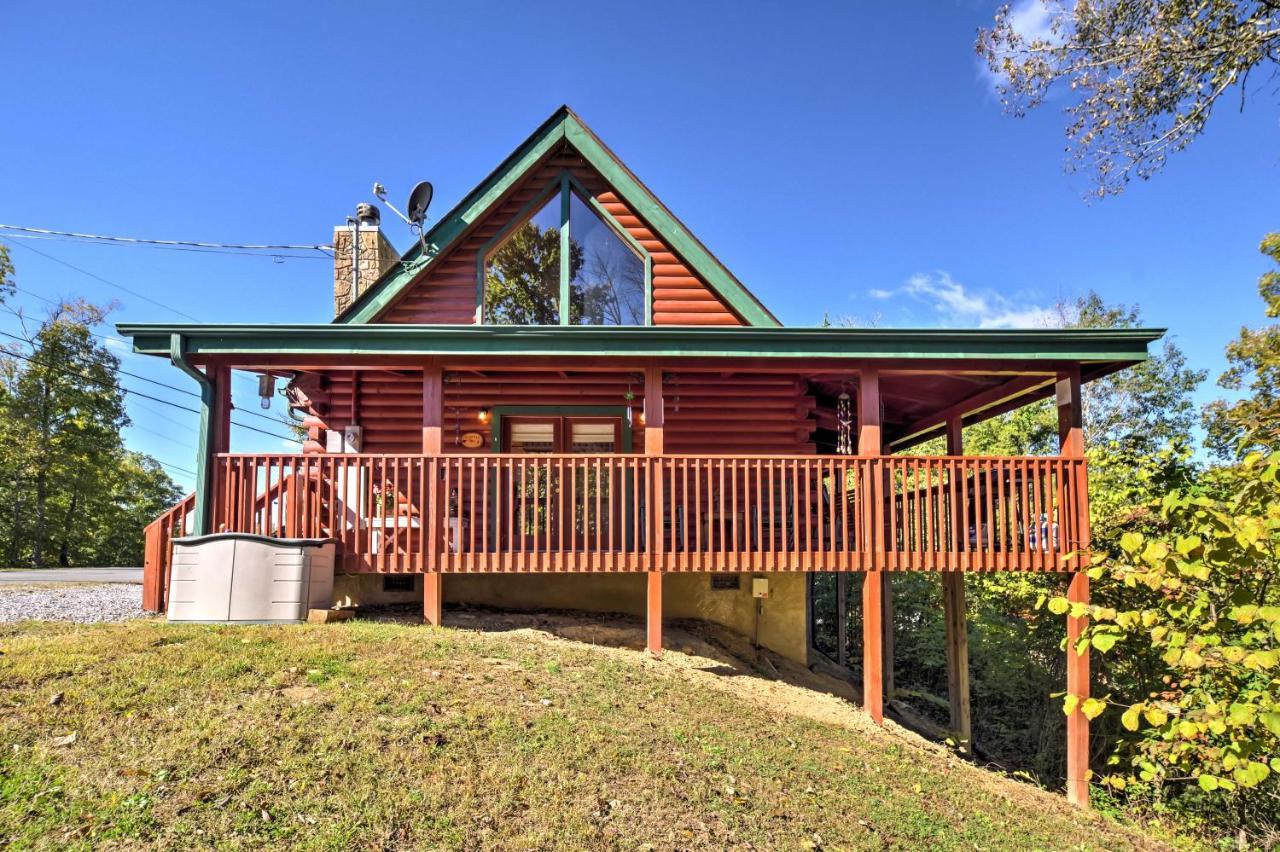 Holiday home Retreat Private Hot Tub And Views! Sevierville